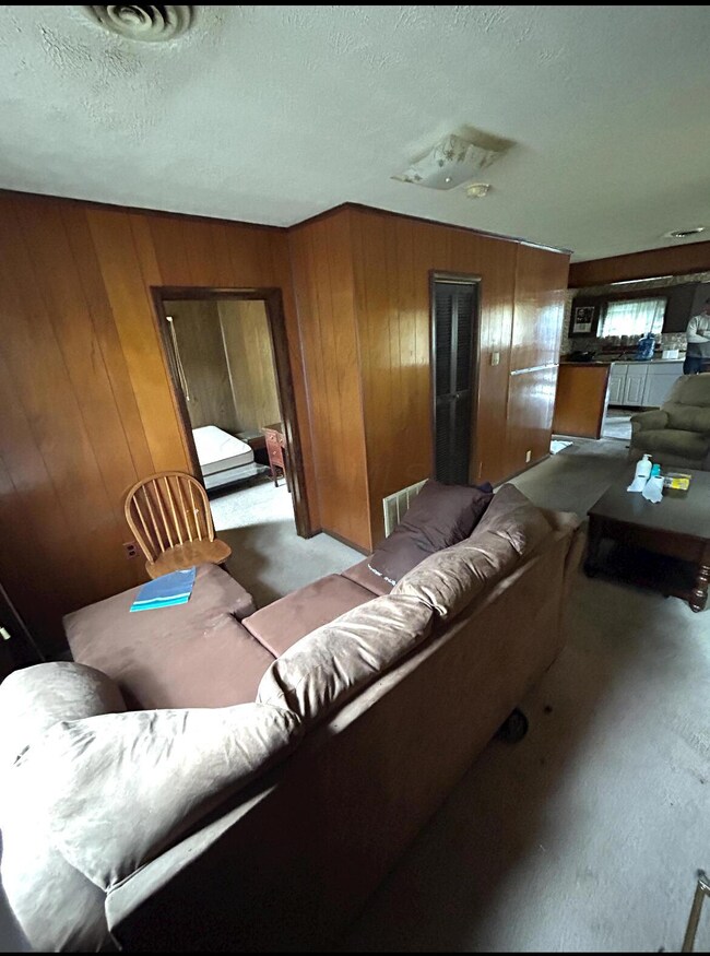 711 Westphal Ave, Columbus, OH 43213 - photo 2