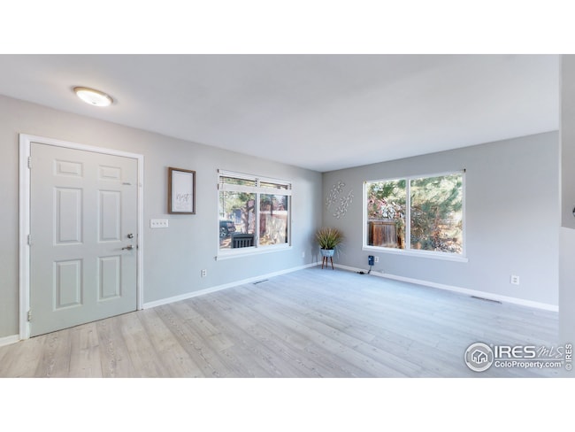 5289 S Ventura Way, Centennial, CO 80015 - photo 2