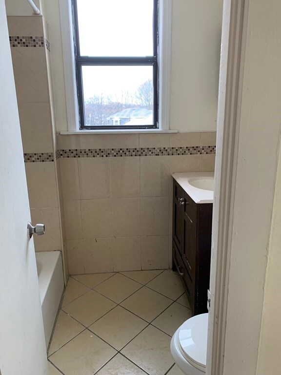 54 Clifford St unit 3, Roxbury, MA 02119 - photo 5