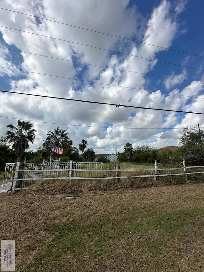 33708 Share 27 Rd unit lot 30, Los Fresnos, TX 78566 - photo 2