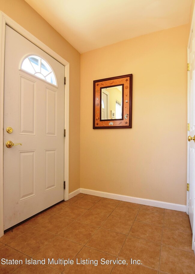 (2) Entry Foyer and Coat Closet