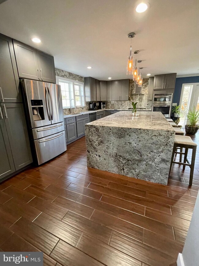 17839 Curtis Dr, Dumfries, VA 22026 - photo 5