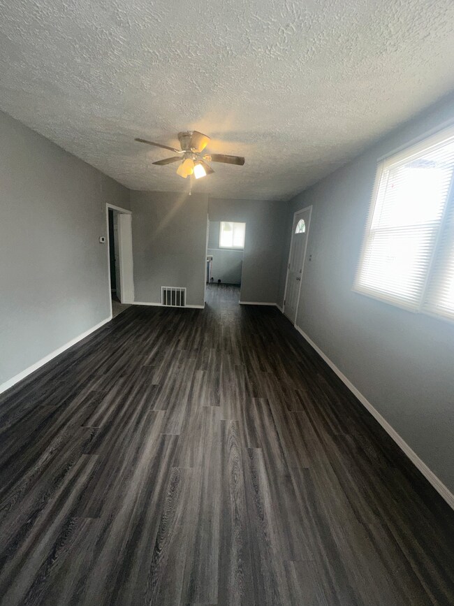 2408 E 22nd St, Muncie, IN 47302 - photo 6