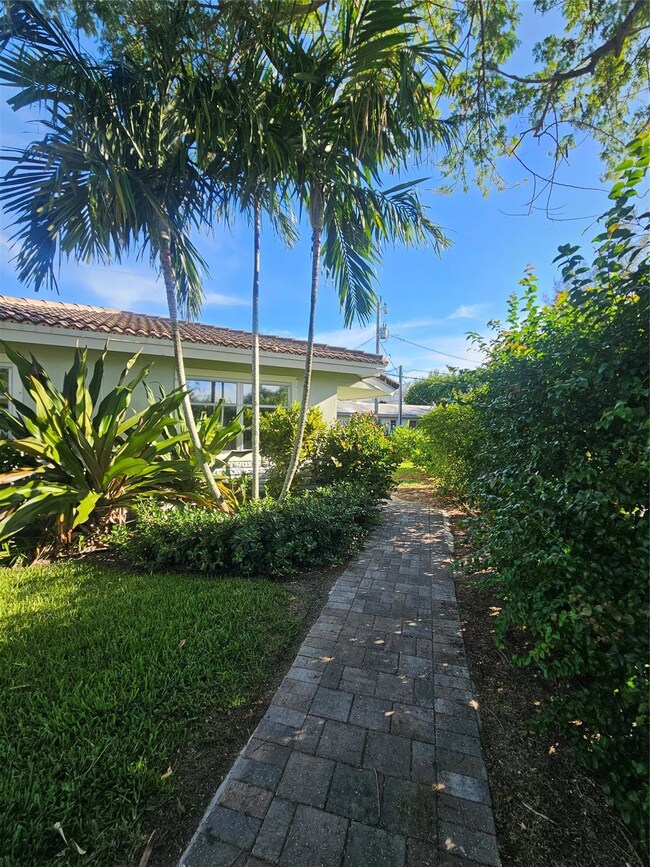 2110 NE 41st St unit D, Lighthouse Point, FL 33064 - photo 3