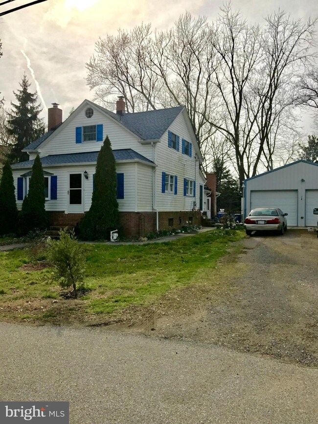 8604 Oak Rd, Sparrows Point, MD 21219 - photo 2