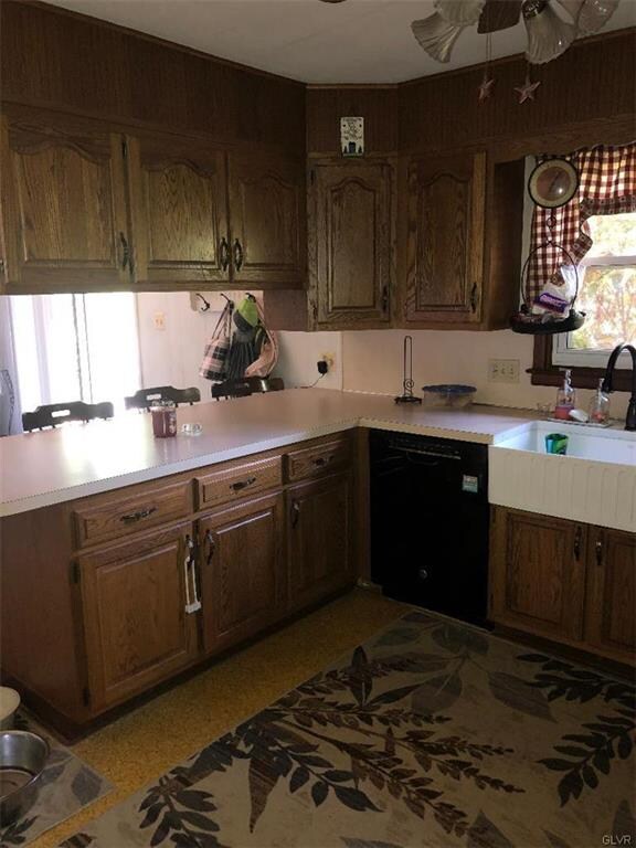 5757 Oak Ln, Zionsville, PA 18092 - photo 5