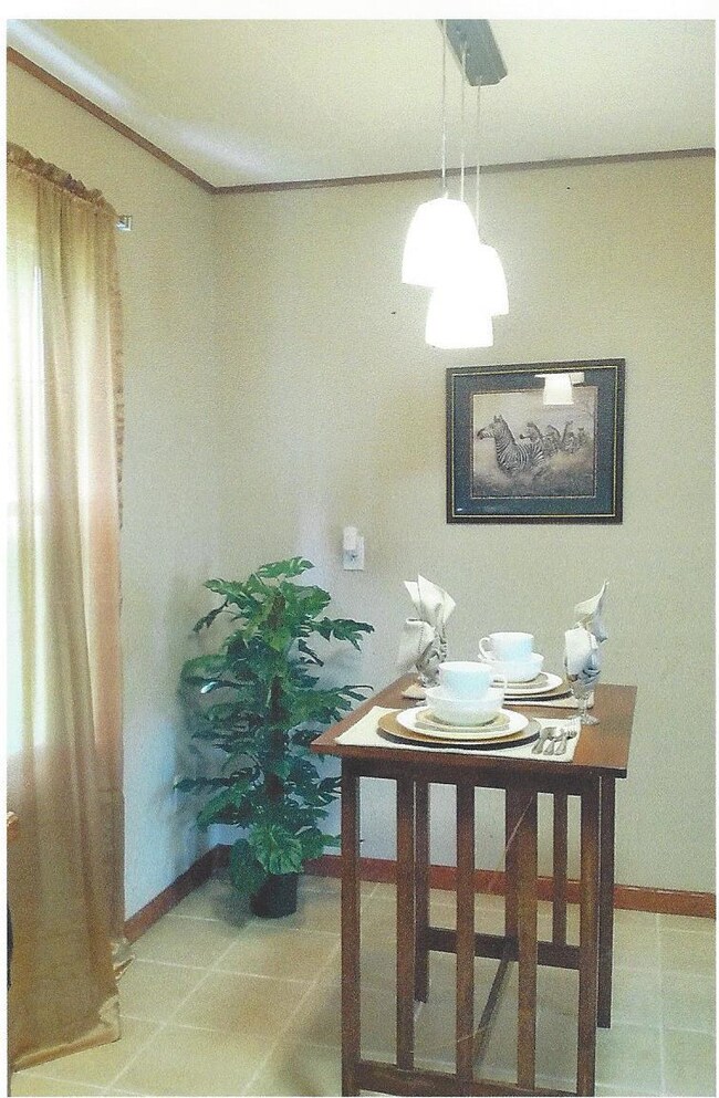 8002 Hwy 14 E Sparta  Dinngroom #1.5  8-