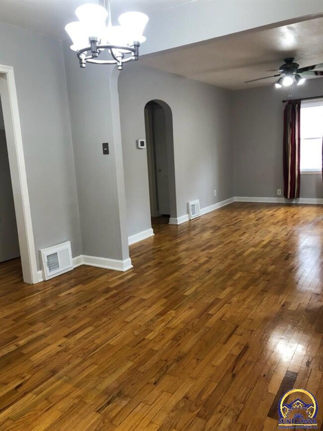 2015 SW Randolph Ave, Topeka, KS 66604 - photo 3