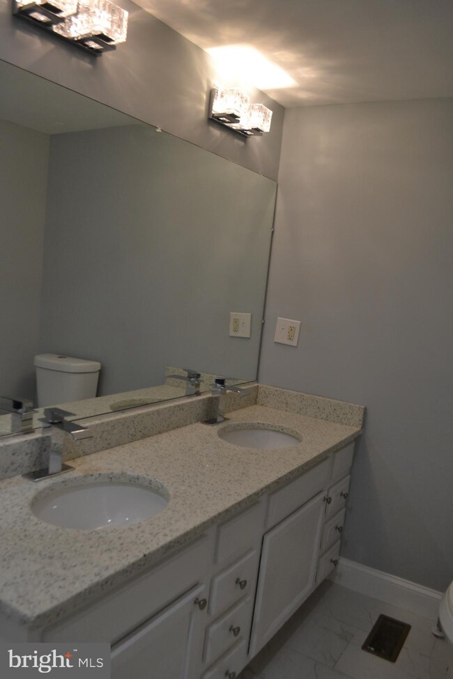 7714 Frederick Rd, Hyattsville, MD 20784 - photo 6