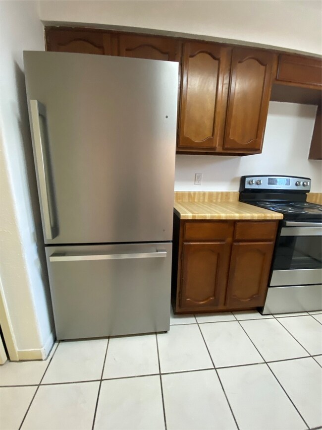 7846 Green Lawn Dr unit 7846, Houston, TX 77088 - photo 5