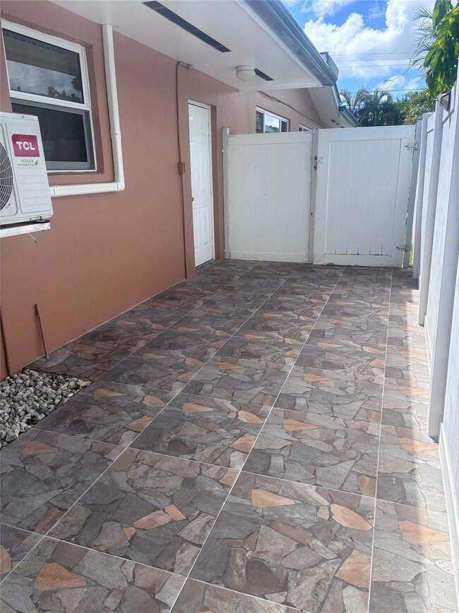 4206 Hayes St unit Efficiency, Hollywood, FL 33021 - photo 7