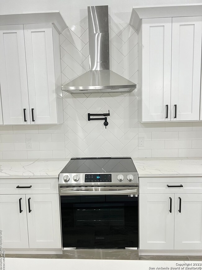 8814 Tonkawa Trail, San Antonio, TX 78255 - photo 6