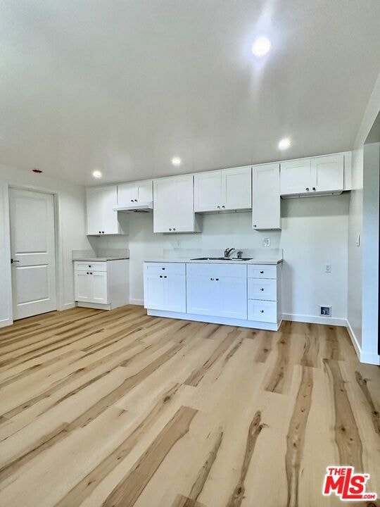 MODERN KITCHENS