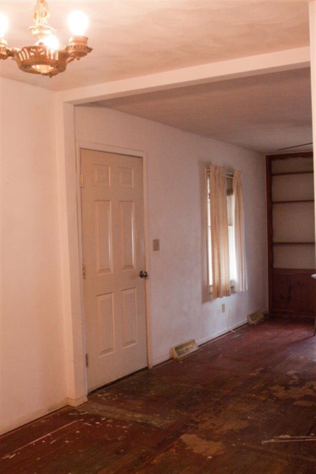 2144 W High St, Davenport, IA 52804 - photo 7