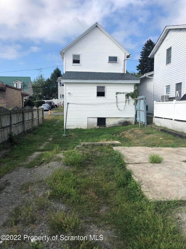 1818 Bundy St, Scranton, PA 18508 - photo 5