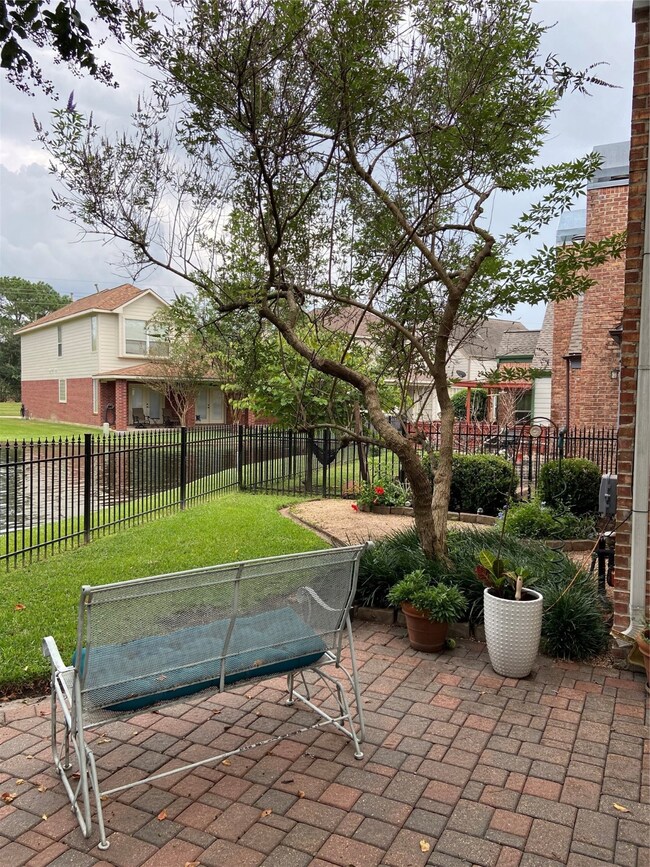 7675 Ameswood Rd, Houston, TX 77095 - photo 4