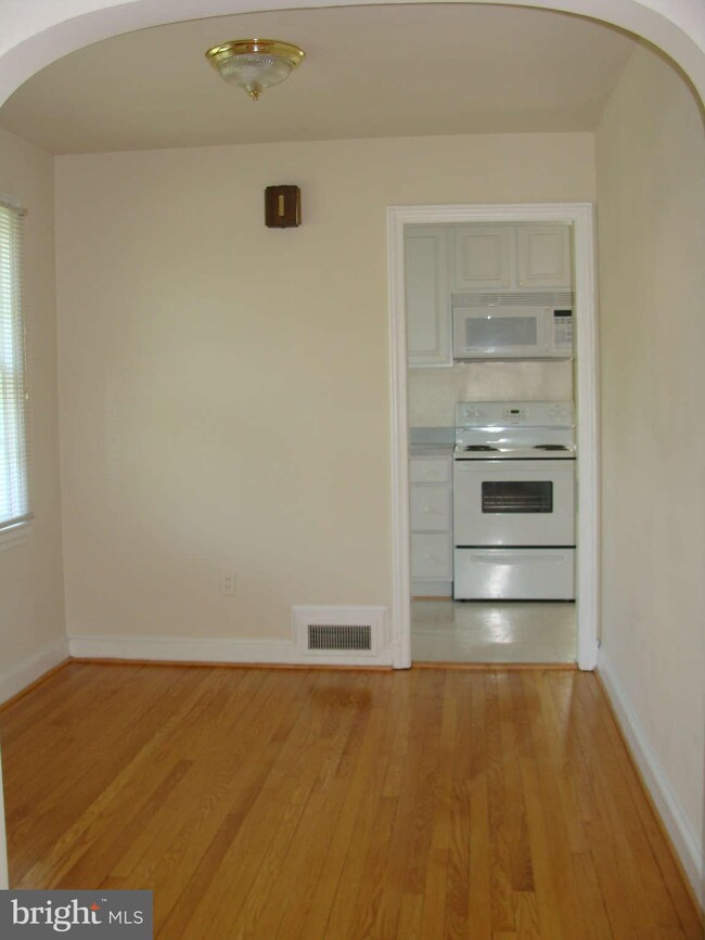 4402 W Virginia Ave, Bethesda, MD 20814 - photo 3