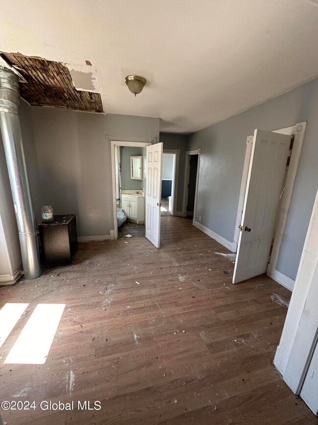 18 Crockett Ave, Troy, NY 12180 - photo 5