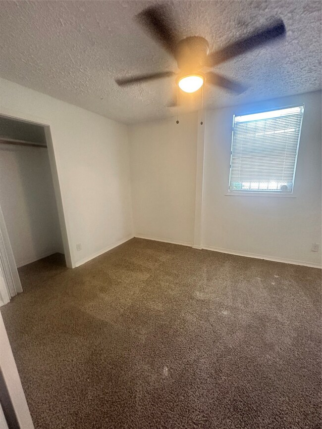 978 Ringold St unit B, Houston, TX 77088 - photo 6