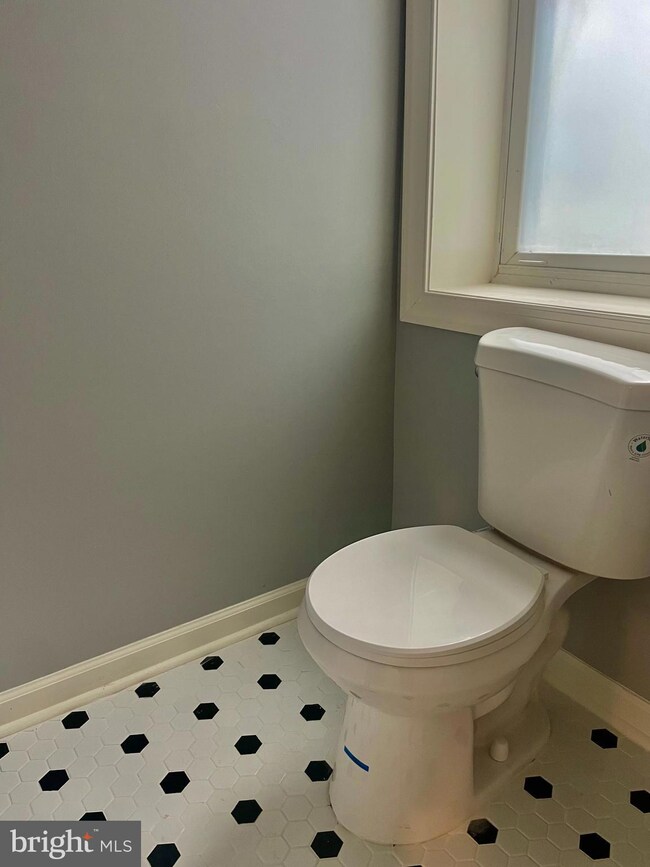 924 Maple Terrace, Darby, PA 19023 - photo 3