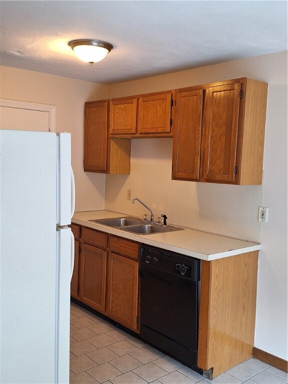 34 Manchester St unit J, West Warwick, RI 02893 - photo 4