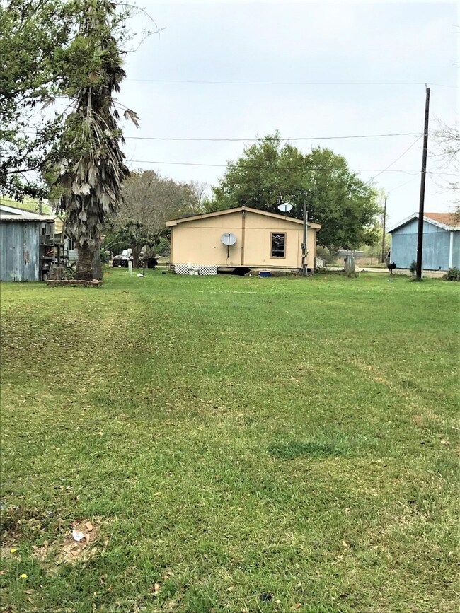 Lot 18 Sissy Ln, Bay City, TX 77414 - photo 4