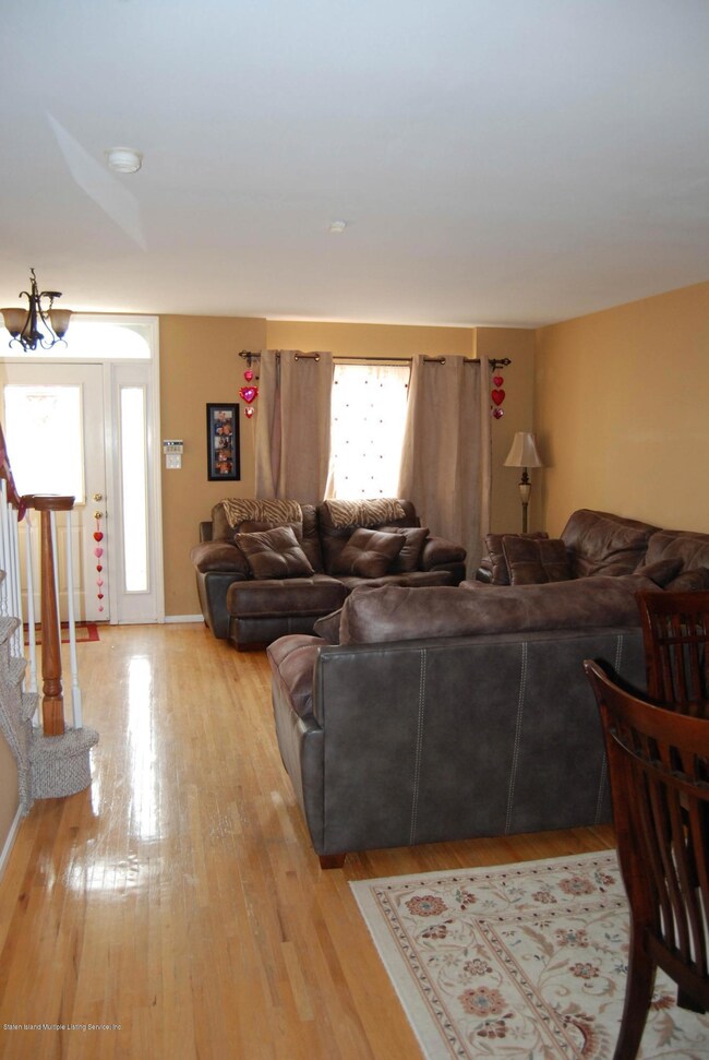 1021 Sheldon Ave, Staten Island, NY 10309 - photo 3