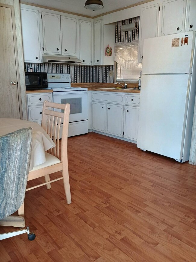 370 53rd Ave N unit 251, Saint Petersburg, FL 33703 - photo 3