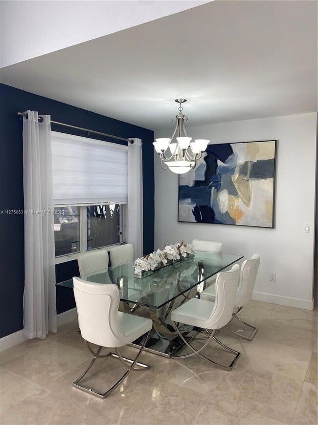 DINNING ROOM