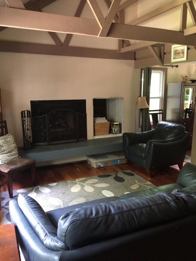 104 Bear Ln, Gouldsboro, PA 18424 - photo 2