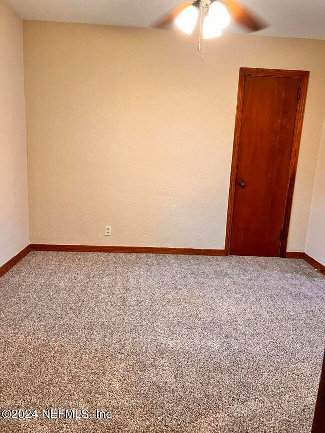 5760 Cedar Park Ln, Jacksonville, FL 32210 - photo 7