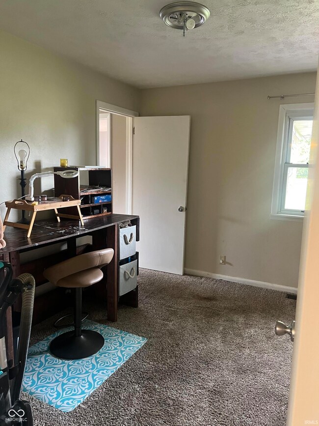 3916 Walnut St, Anderson, IN 46013 - photo 6