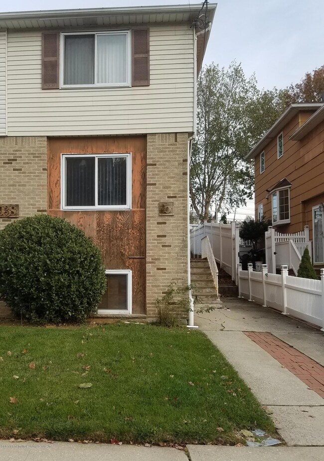 938 Clove Rd unit B, Staten Island, NY 10301 - photo 2