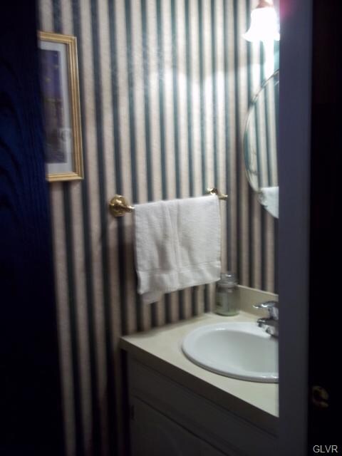 7042 Rotterdam Square, Bethlehem, PA 18017 - photo 6