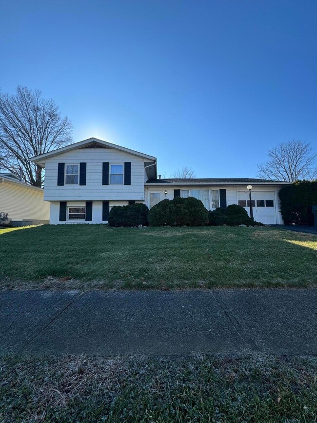 5101 Holbrook Dr, Columbus, OH 43232 - photo 2