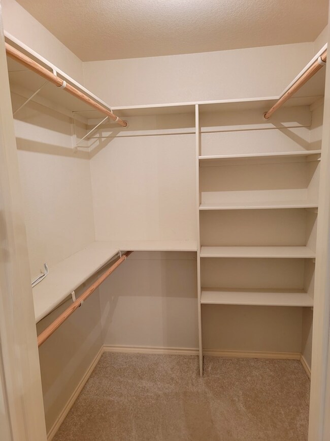 219 Edgewood Dr, Fredericksburg, TX 78624 - photo 6