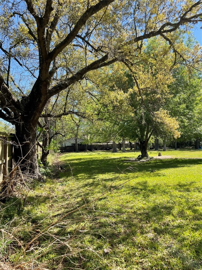 8902 Shady Dr, Houston, TX 77016 - photo 6