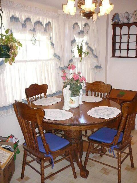 Eat-in Kitchen
