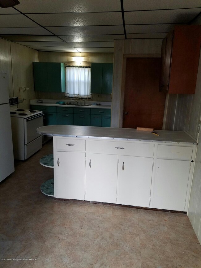 1124 Regent St, Lansing, MI 48912 - photo 3