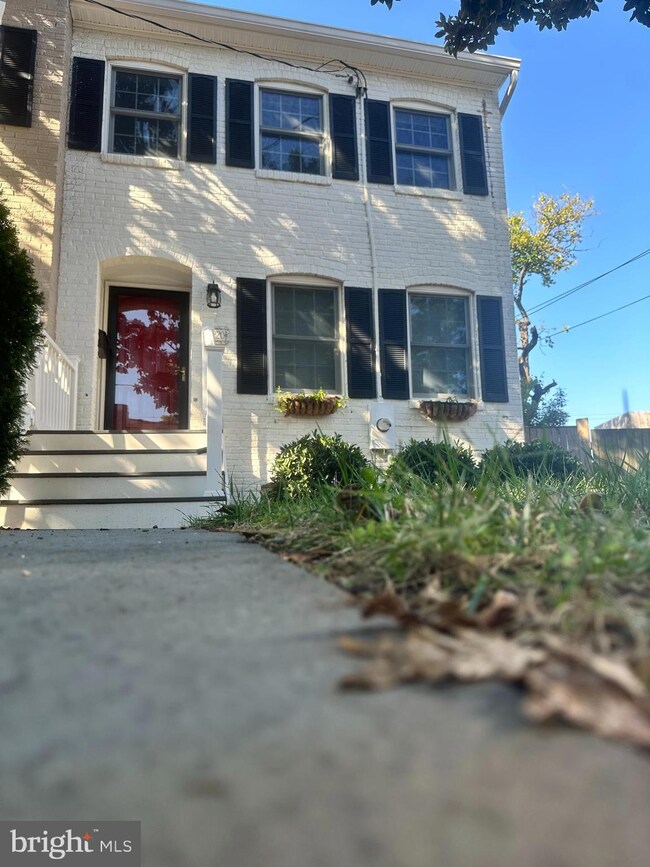 1220 Portner Rd, Alexandria, VA 22314 - photo 3