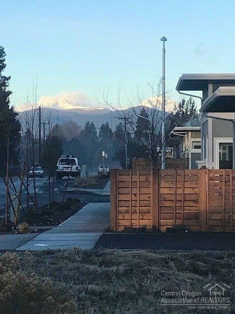 63367 Britta St, Bend, OR 97703 - photo 2