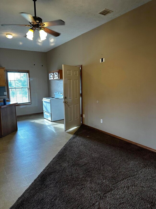 33766CDF-C1A0-46E6-BD81-1702421CCAC4