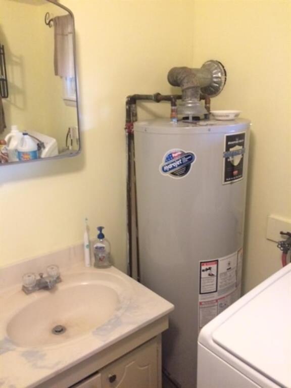 BATHROOM -LAUNDRY ROOM