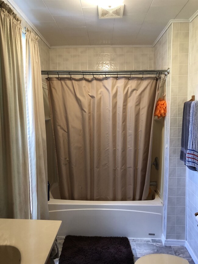 205 N Green St, Greentown, IN 46936 - photo 7