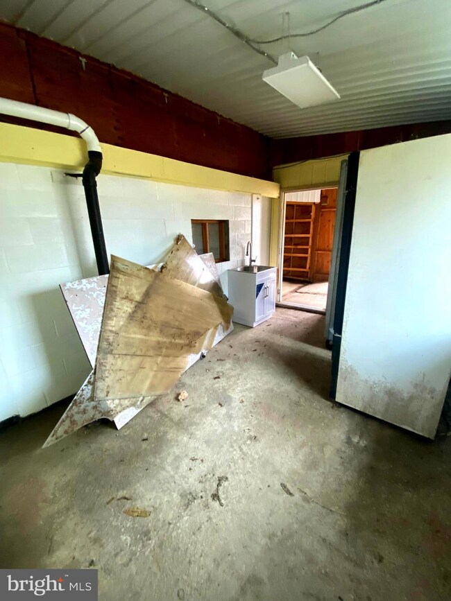 1001 E State St, Delmar, MD 21875 - photo 6