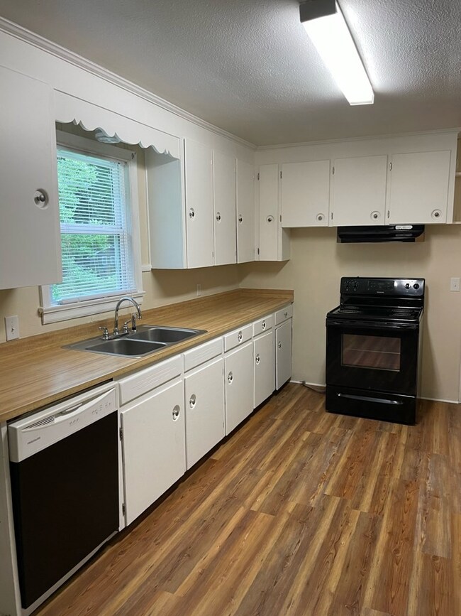 108 Colonial Ave, Dothan, AL 36301 - photo 7