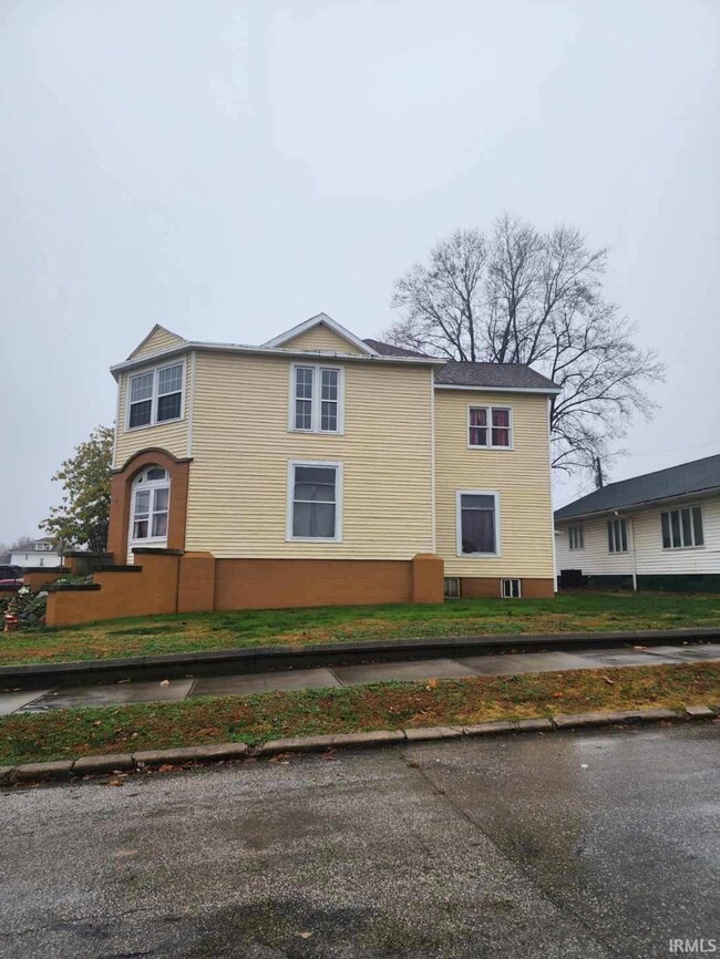 403 N Main St, Bicknell, IN 47512 - photo 2