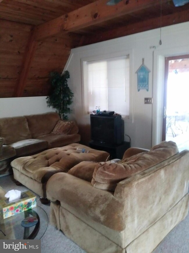 442 Shore Dr, Colonial Beach, VA 22443 - photo 3