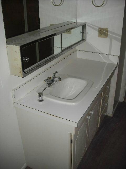 2432 HARDESTY (20) FULL BATH VANITY