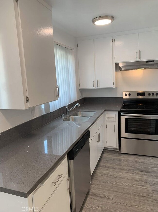 2211 Grant Ave unit 3, Redondo Beach, CA 90278 - photo 4